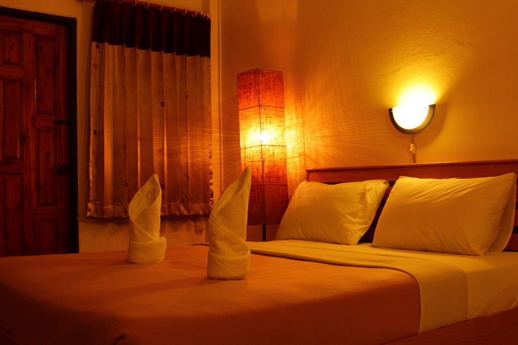 Star Light Beach Resort And Restaurant Chumphon Rom bilde