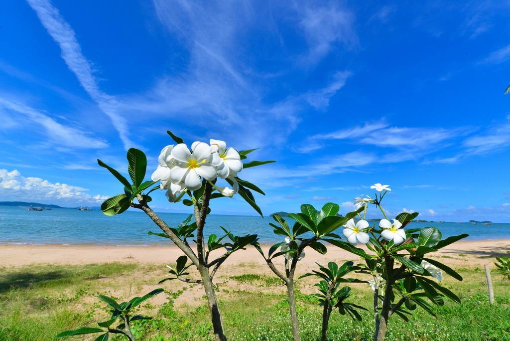 Star Light Beach Resort And Restaurant Chumphon Eksteriør bilde