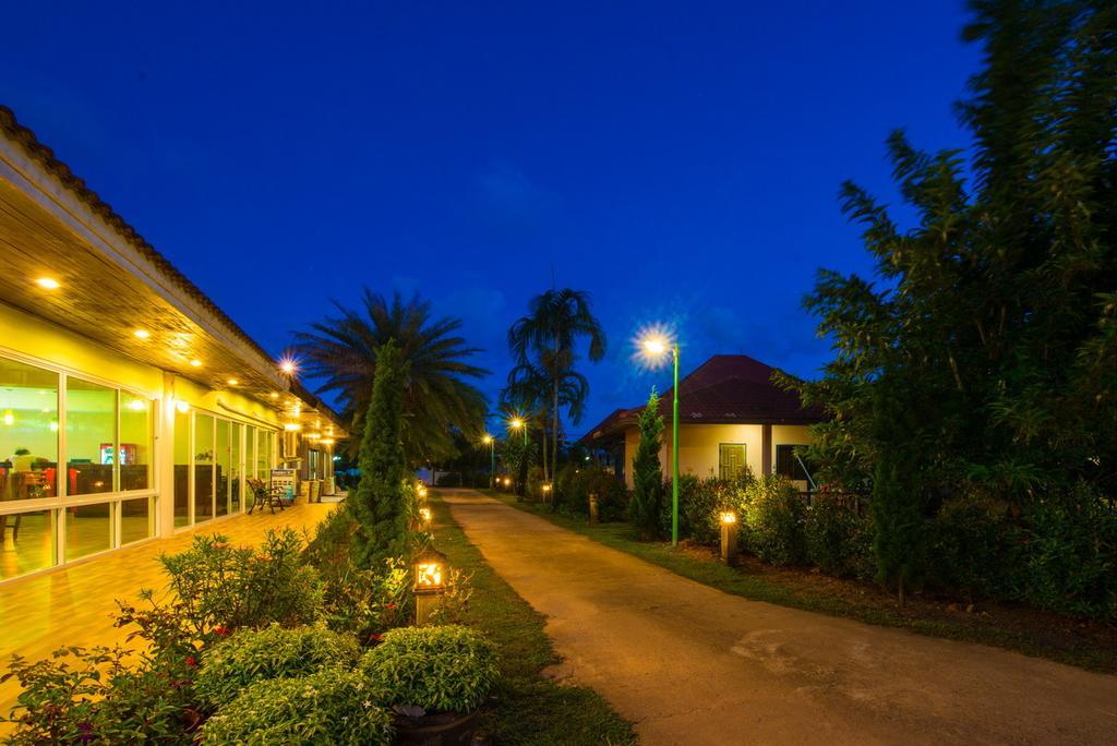 Star Light Beach Resort And Restaurant Chumphon Eksteriør bilde