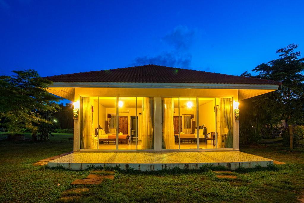 Star Light Beach Resort And Restaurant Chumphon Eksteriør bilde